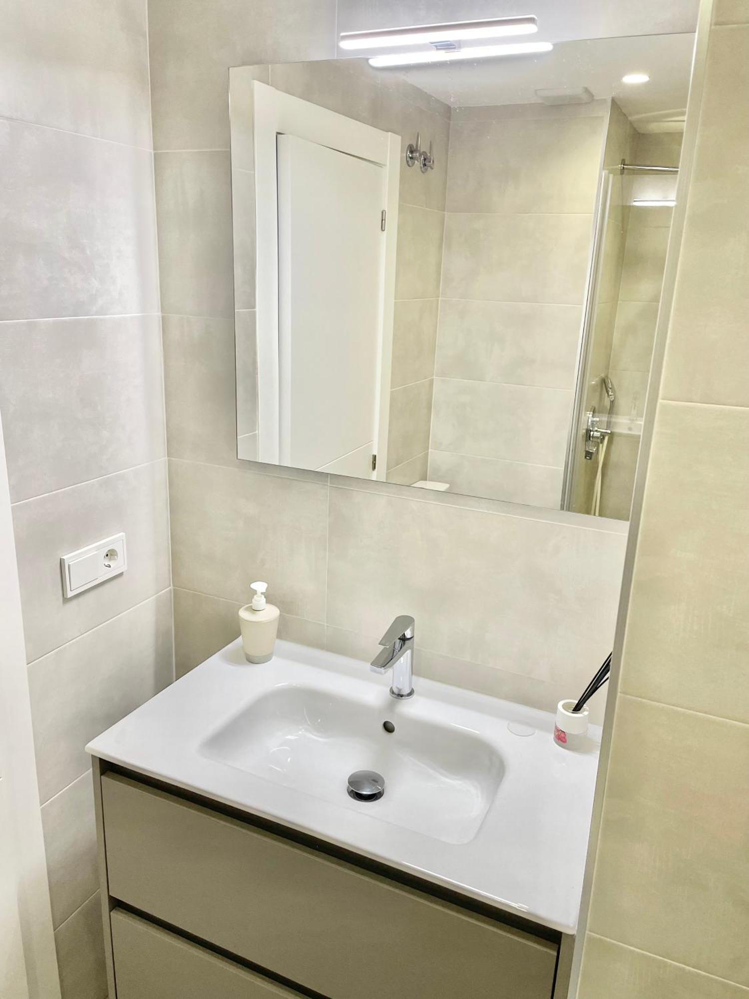 Apartamento San Lorenzo Playa. Vistas Al Mar. Gijón Dış mekan fotoğraf