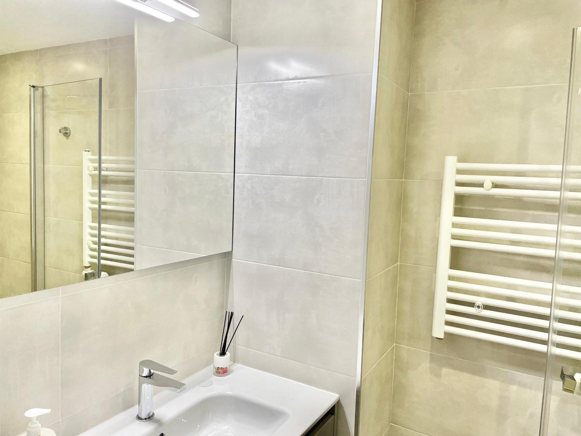 Apartamento San Lorenzo Playa. Vistas Al Mar. Gijón Dış mekan fotoğraf