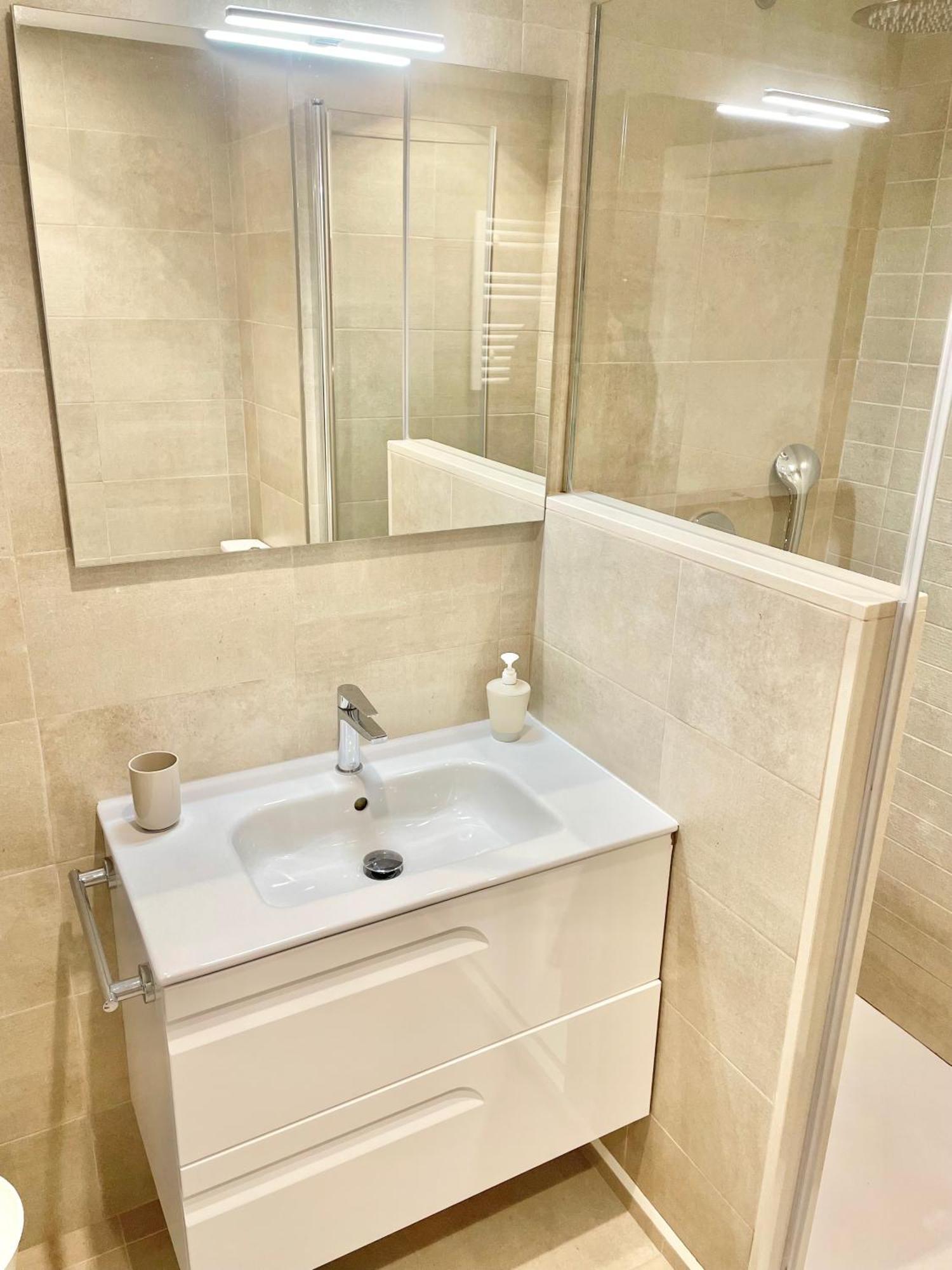 Apartamento San Lorenzo Playa. Vistas Al Mar. Gijón Dış mekan fotoğraf