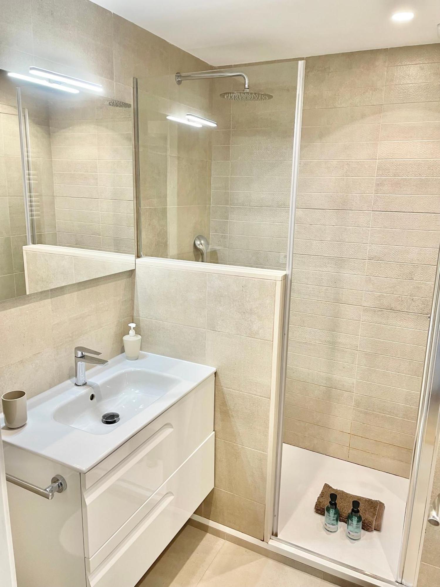 Apartamento San Lorenzo Playa. Vistas Al Mar. Gijón Dış mekan fotoğraf